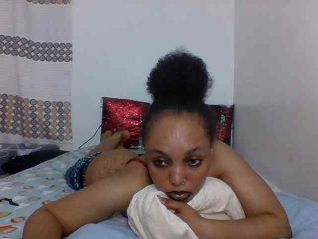 Candy011 webcam