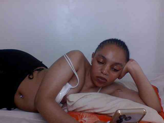 Candy011 webcam