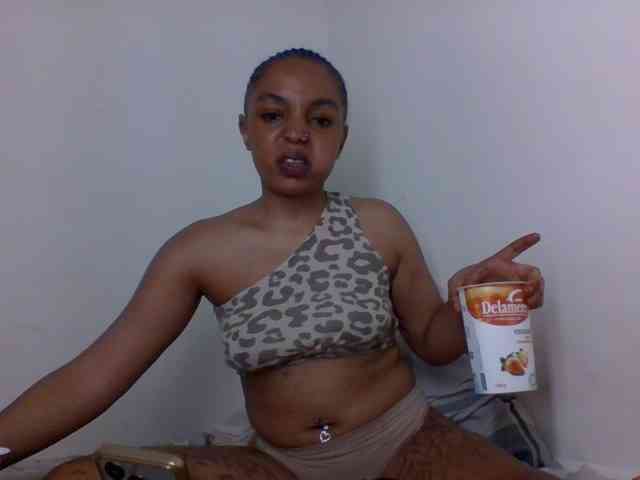 Candy011 webcam