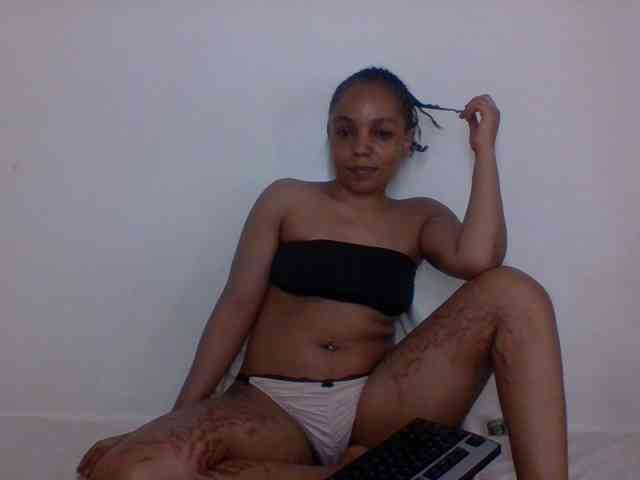 Candy011 webcam