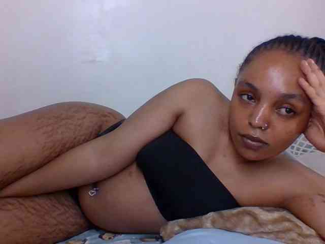 Candy011 webcam