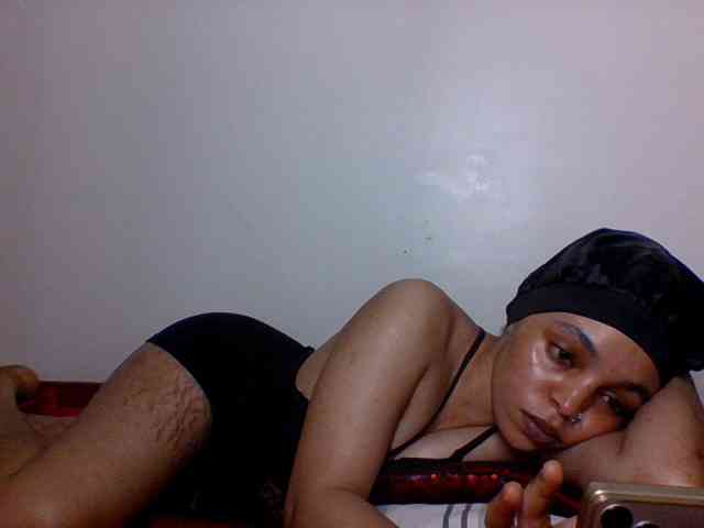 Candy011 webcam