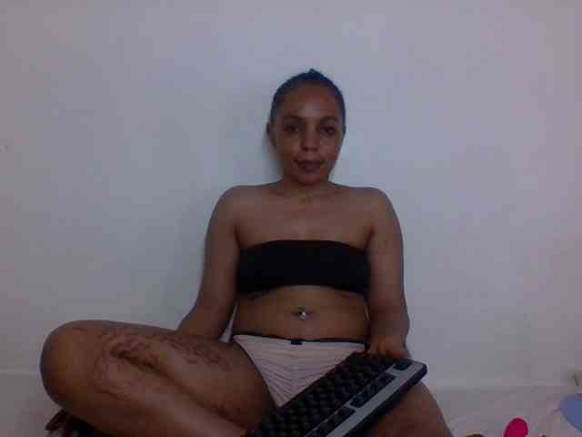 Candy011 webcam