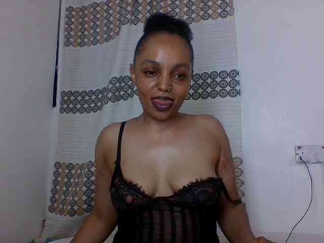 Candy011 webcam