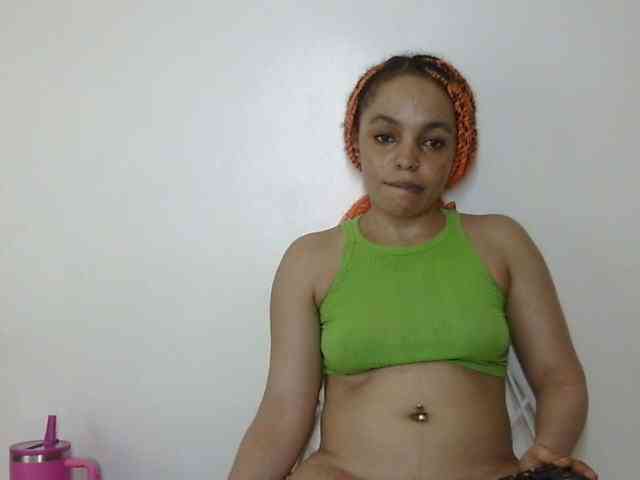 Candy011 webcam