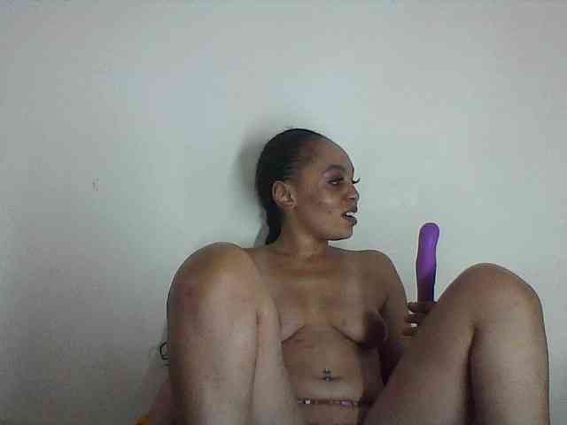 Candy011 webcam