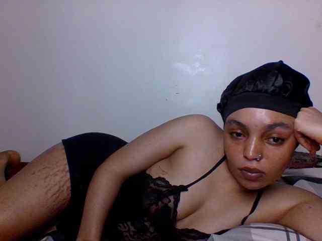 Candy011 webcam