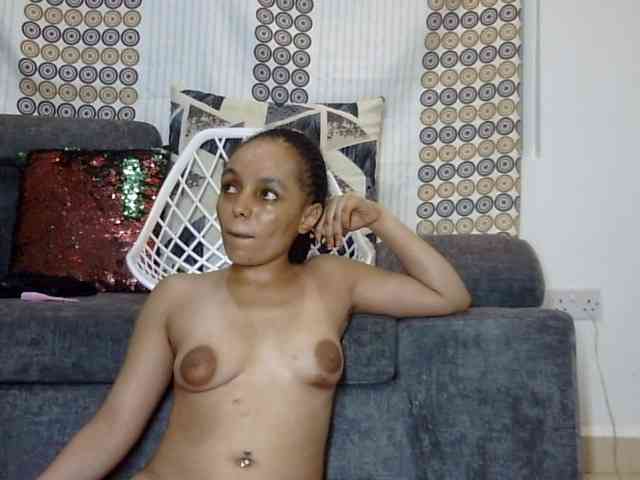 Candy011 webcam
