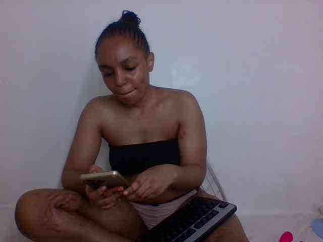 Candy011 webcam