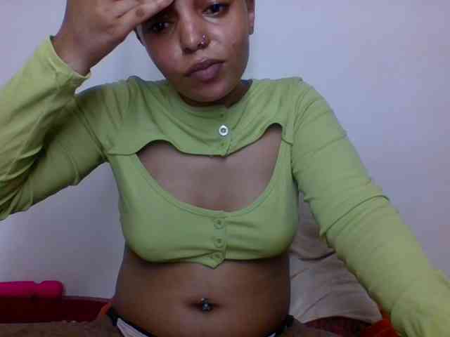 Candy011 webcam