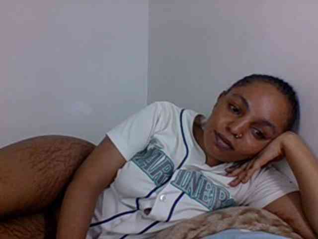 Candy011 webcam