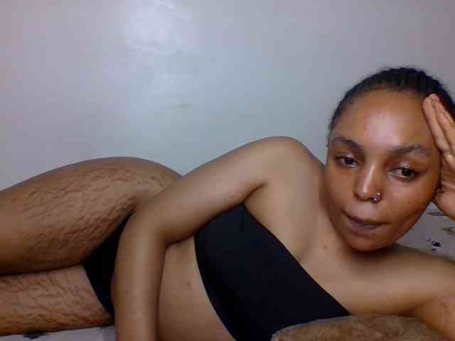 Candy011 webcam