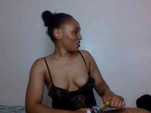 Candy011 webcam
