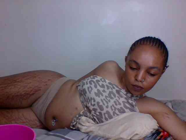 Candy011 webcam