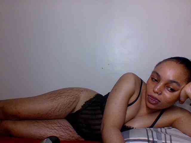 Candy011 webcam