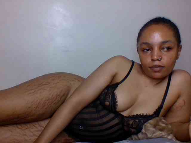 Candy011 webcam
