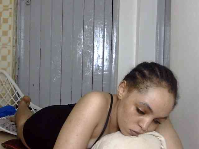 Candy011 webcam