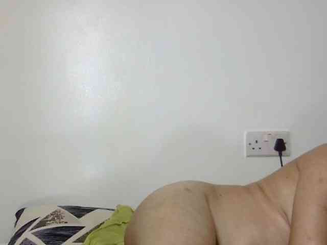 Candy011 webcam