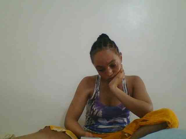 Candy011 webcam