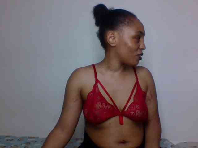 Candy011 webcam