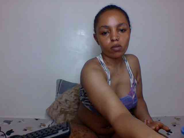 Candy011 webcam