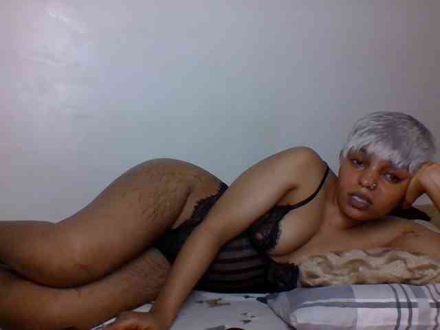 Candy011 webcam