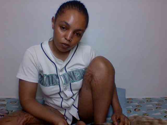 Candy011 webcam
