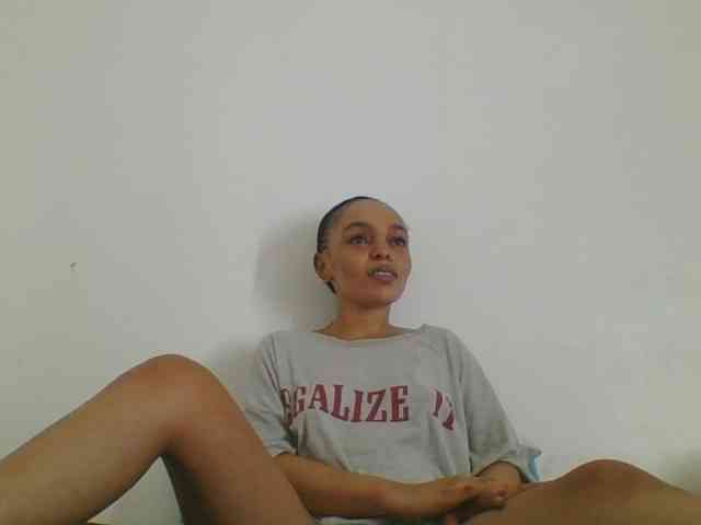 Candy011 webcam