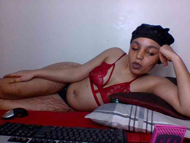 Candy011 webcam