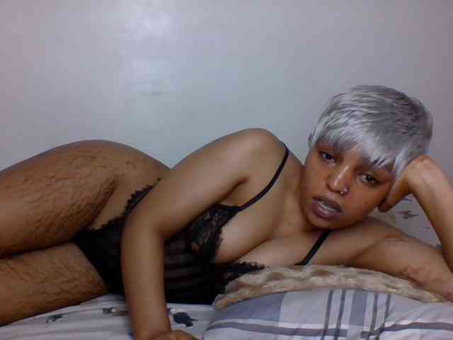 Candy011 webcam