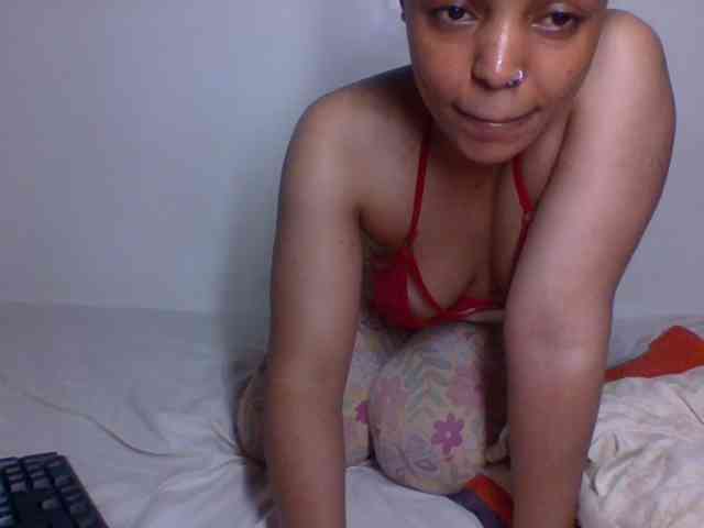 Candy011 webcam