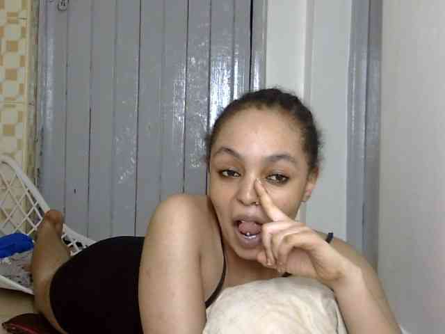 Candy011 webcam