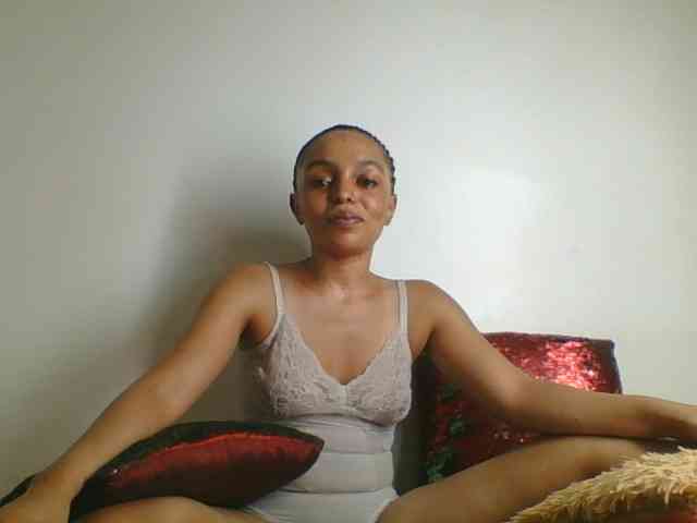 Candy011 webcam