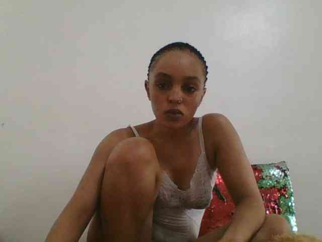 Candy011 webcam