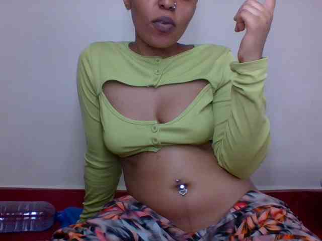 Candy011 webcam