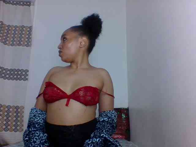 Candy011 webcam