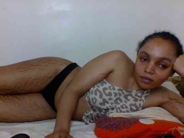 Candy011 webcam