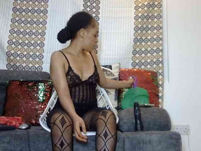 Candy011 webcam