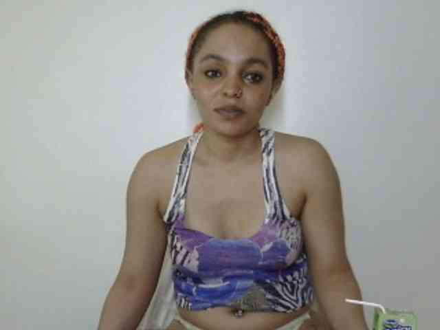 Candy011 webcam