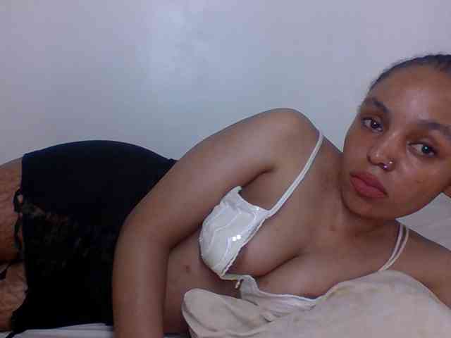 Candy011 webcam