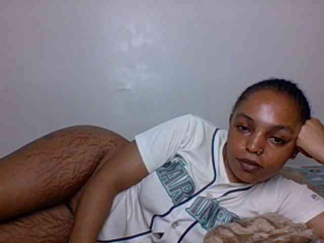 Candy011 webcam