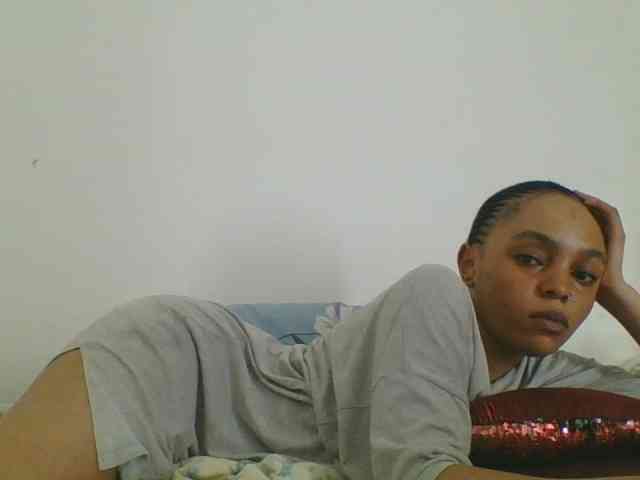 Candy011 webcam