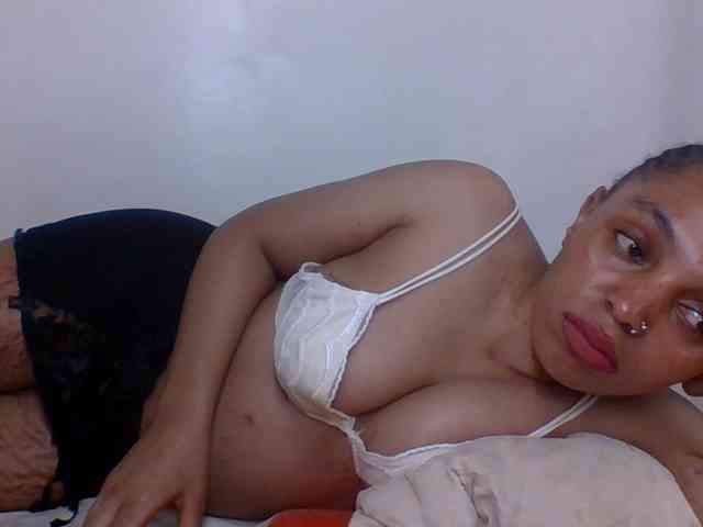 Candy011 webcam