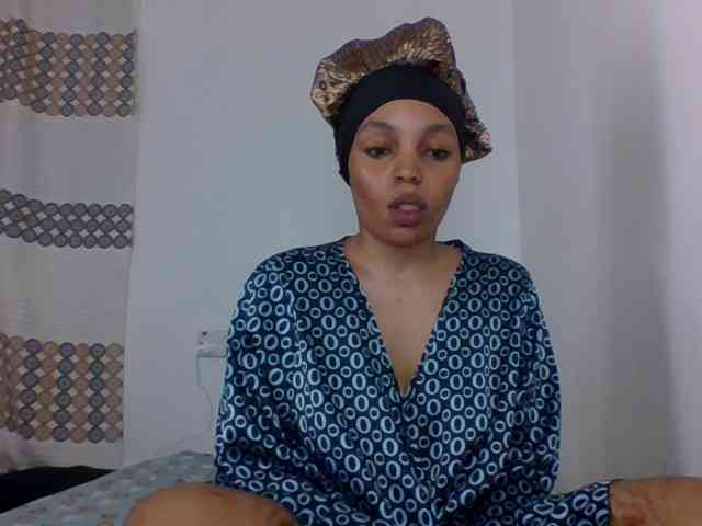 Candy011 webcam