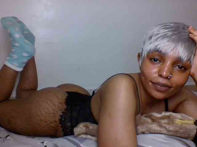 Candy011 webcam