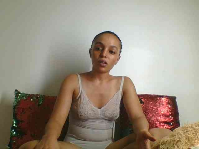 Candy011 webcam