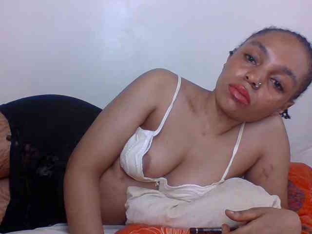 Candy011 webcam