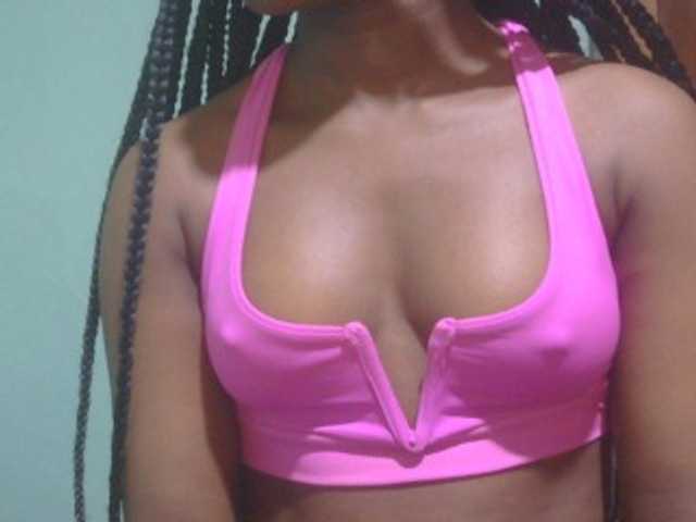 Ebonyflo live cam on BongaCams