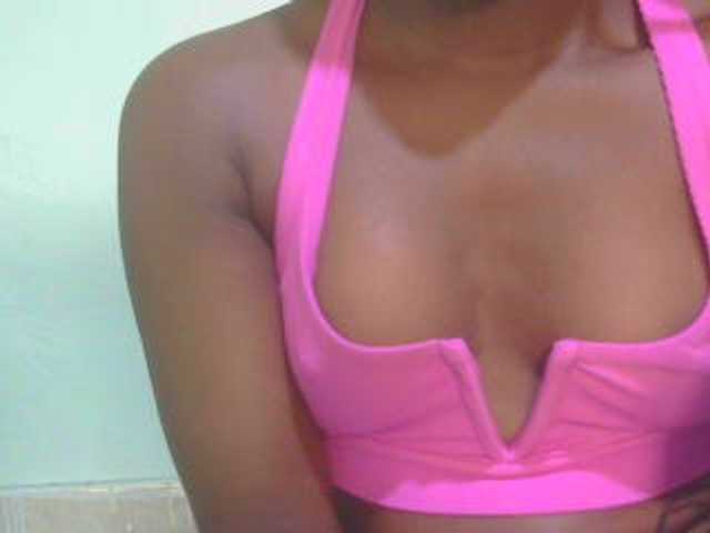 Ebonyflo live cam on BongaCams