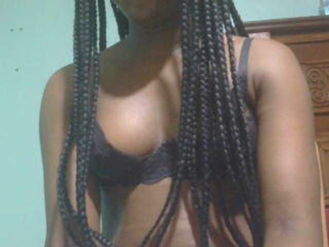 Ebonyflo live cam on BongaCams